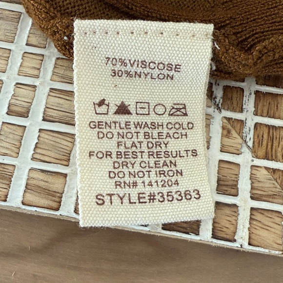 Hem & Thread Ruched Drawstring Asymetrical Sweater - Picture 10 of 10